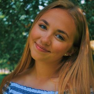 Meet your Posher, Adrianna